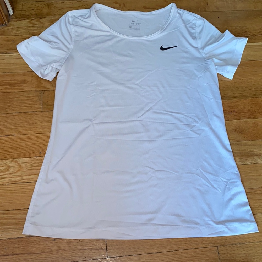 Nike Dri-Fit tee shirt tight fit